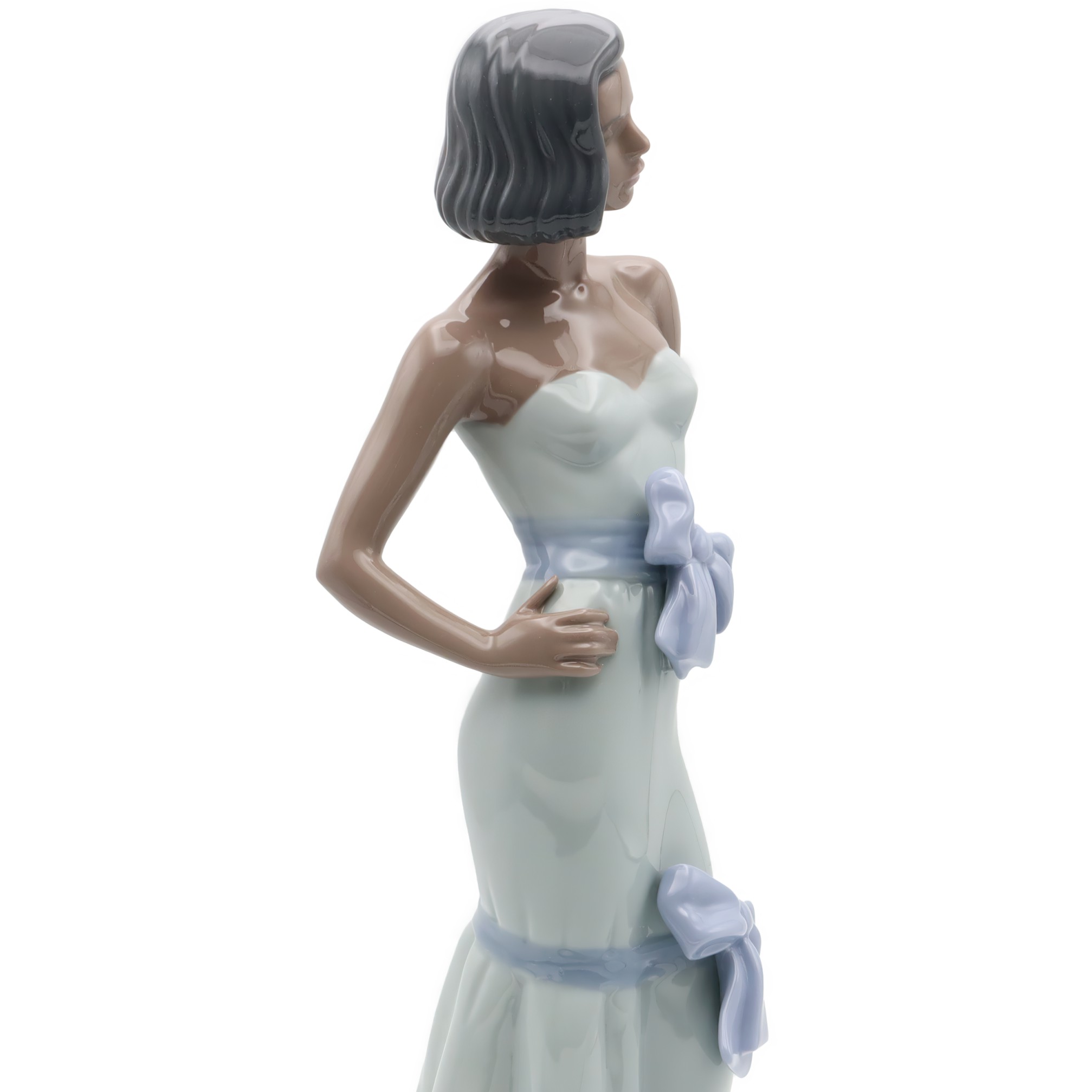 NAO Lladro Daisa Figur, Dunkle Dame In Blau, Porzellanfigur, Elegante Frau, Handbemalt